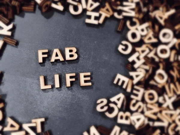 01_FABLIFE